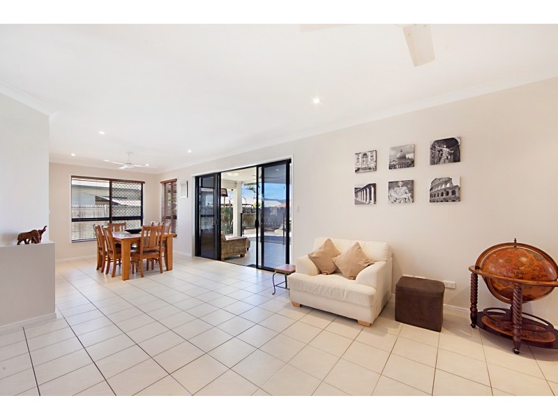 10 Sarina Court, Mount Louisa QLD 4814