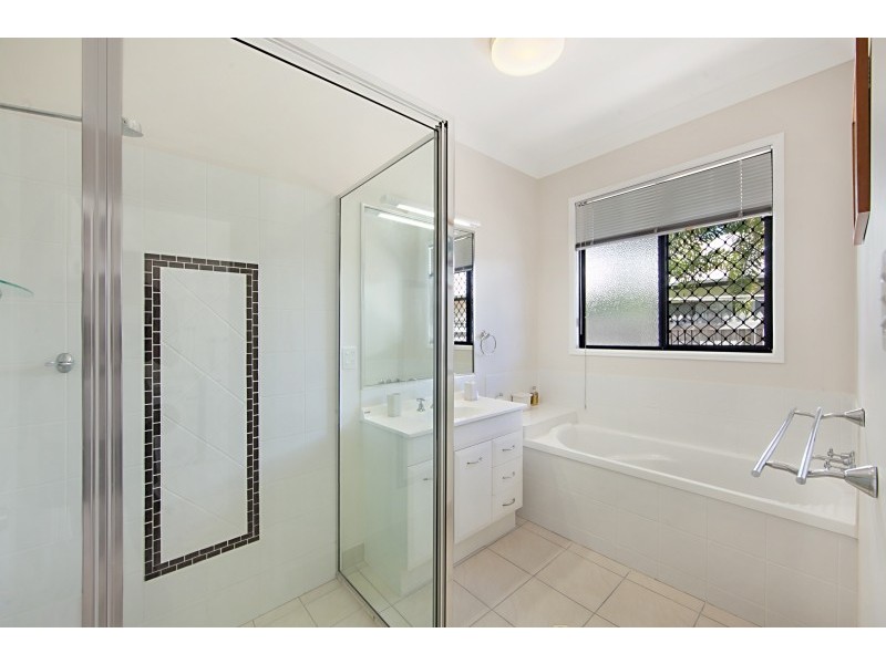 10 Sarina Court, Mount Louisa QLD 4814