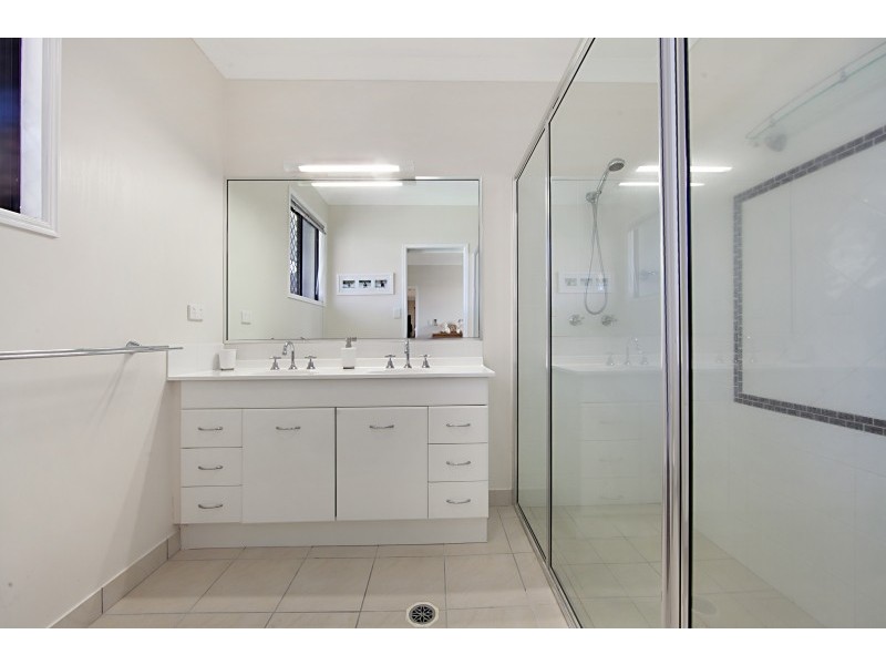 10 Sarina Court, Mount Louisa QLD 4814