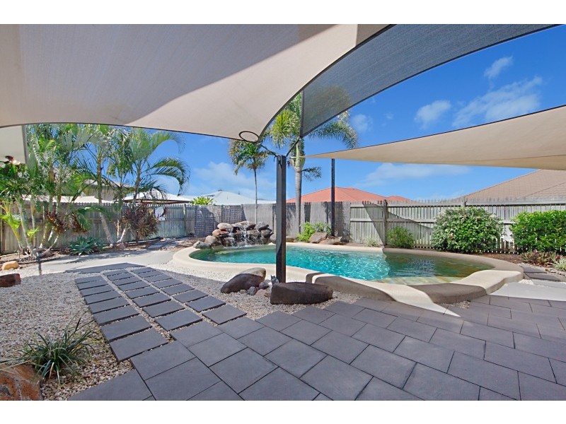 10 Sarina Court, Mount Louisa QLD 4814