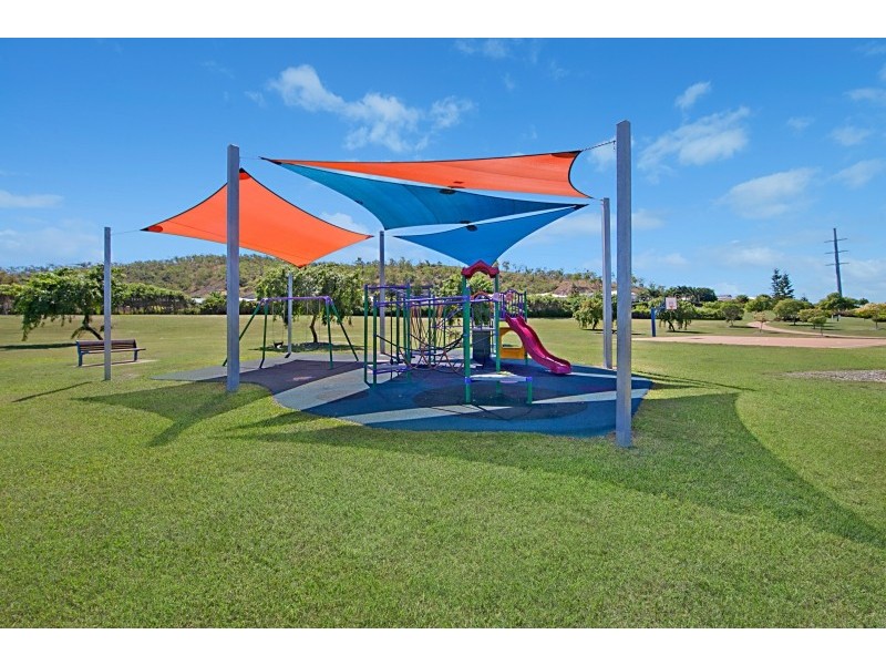 10 Sarina Court, Mount Louisa QLD 4814