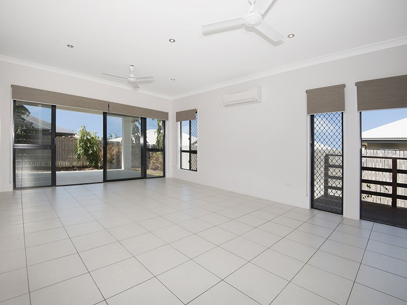 10 Tahlia CCT, Mount Louisa QLD 4814