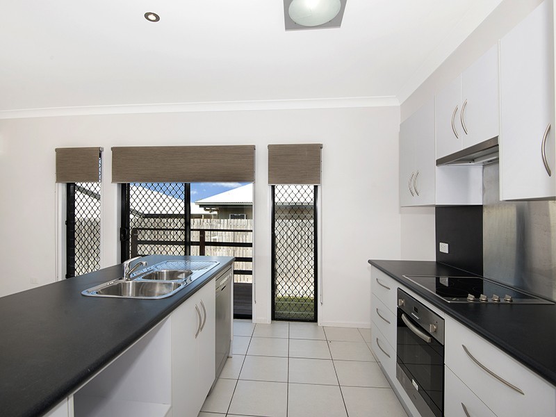 10 Tahlia CCT, Mount Louisa QLD 4814