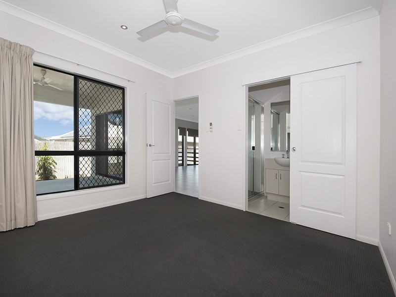 10 Tahlia CCT, Mount Louisa QLD 4814