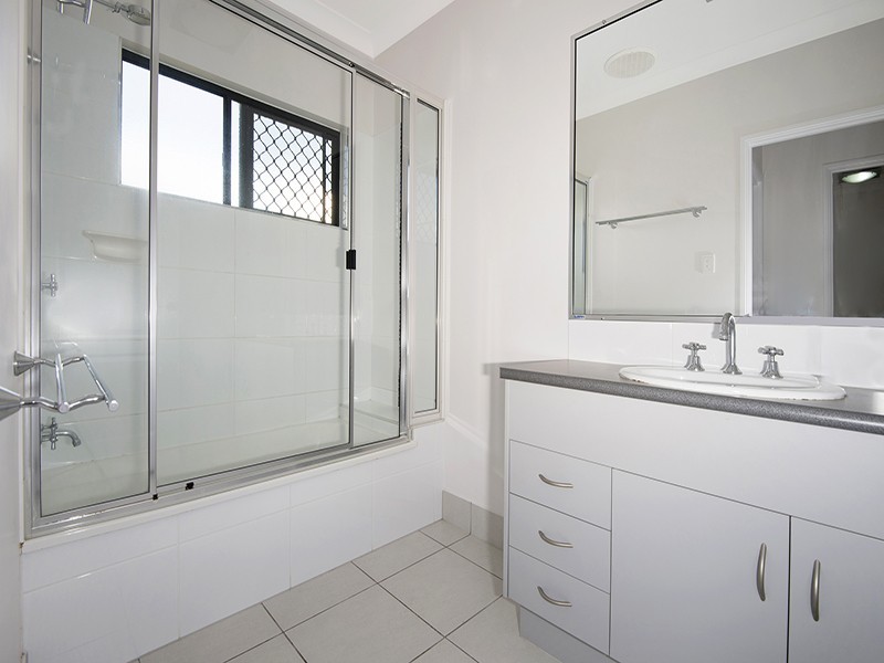 10 Tahlia CCT, Mount Louisa QLD 4814