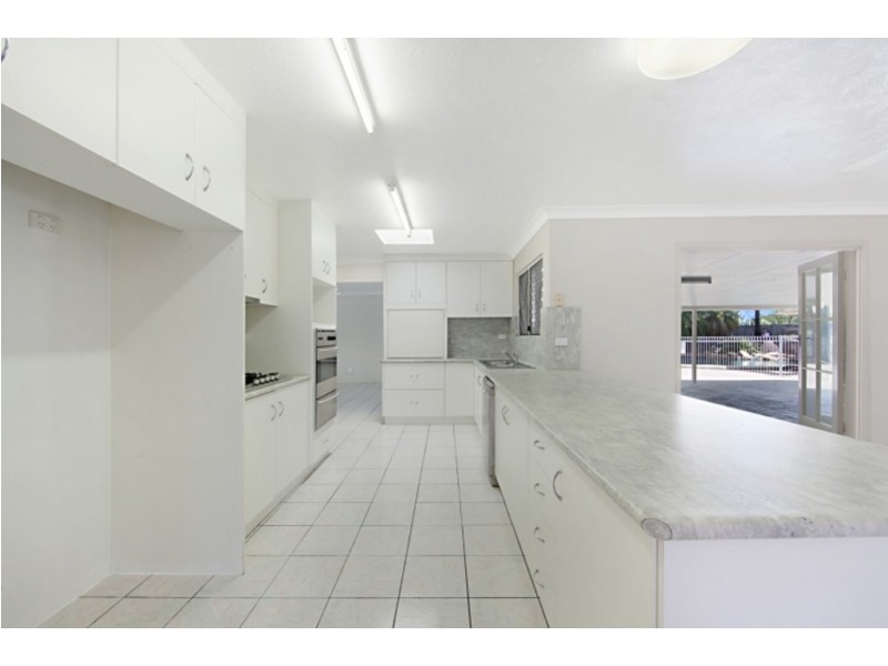 38 Golf Links Drive, Kirwan QLD 4817