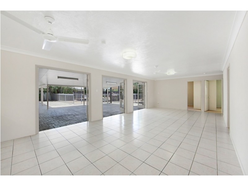 38 Golf Links Drive, Kirwan QLD 4817