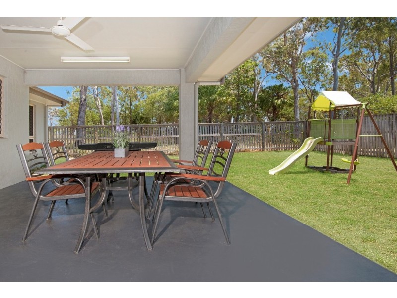 25 Eshelby Street, Bushland Beach QLD 4818