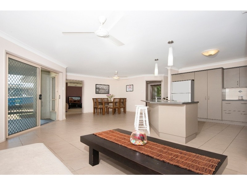 25 Eshelby Street, Bushland Beach QLD 4818