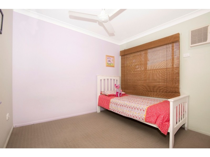 25 Eshelby Street, Bushland Beach QLD 4818