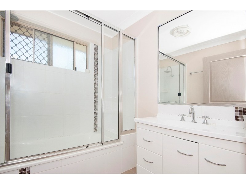 25 Eshelby Street, Bushland Beach QLD 4818