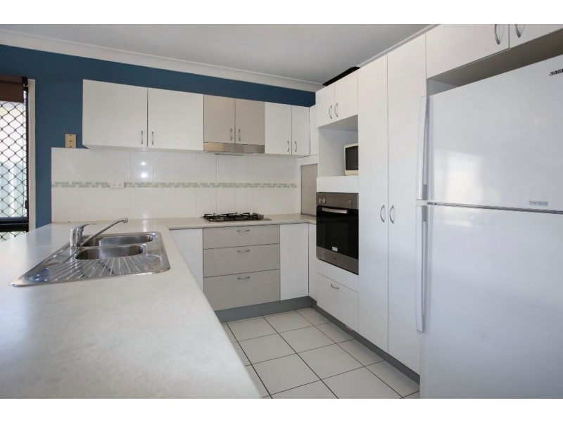 27 Laurie Motti Parade, Kirwan QLD 4817