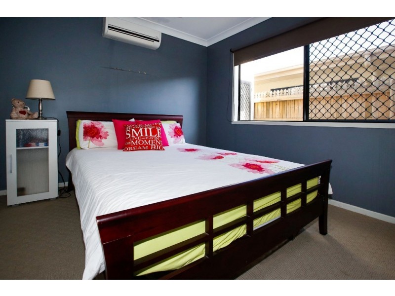 27 Laurie Motti Parade, Kirwan QLD 4817