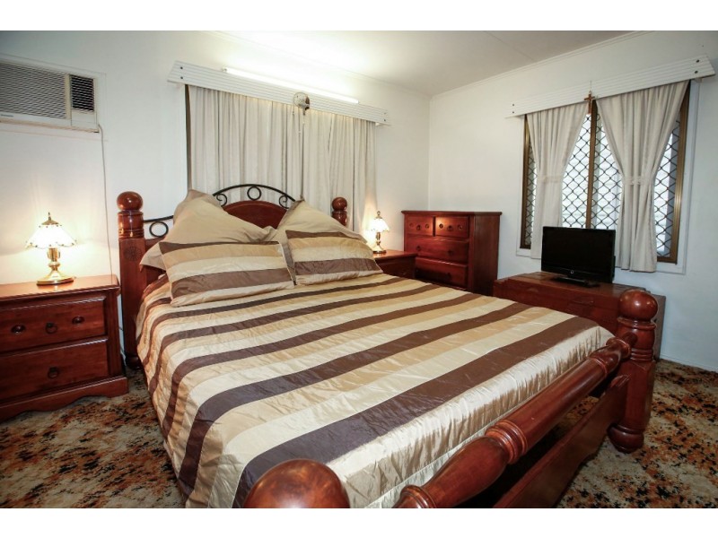 186 Charles Street, Cranbrook QLD 4814