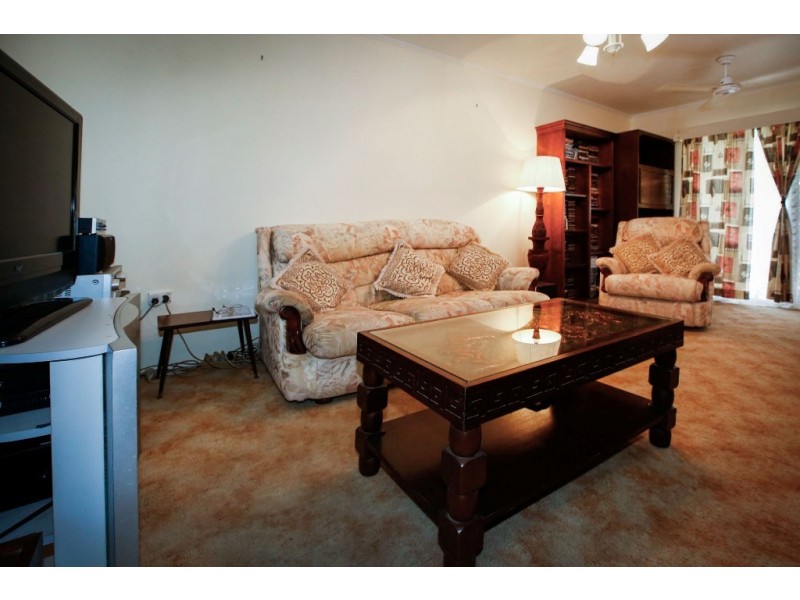 186 Charles Street, Cranbrook QLD 4814