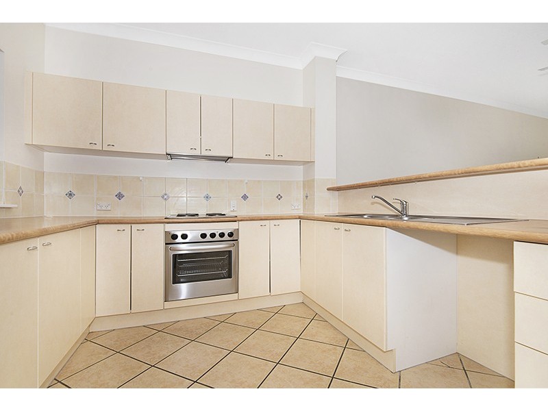 1/24 Martinez Ave, West End QLD 4810