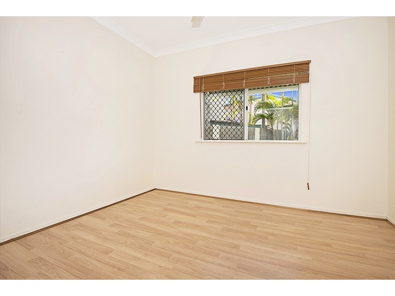 1/24 Martinez Ave, West End QLD 4810