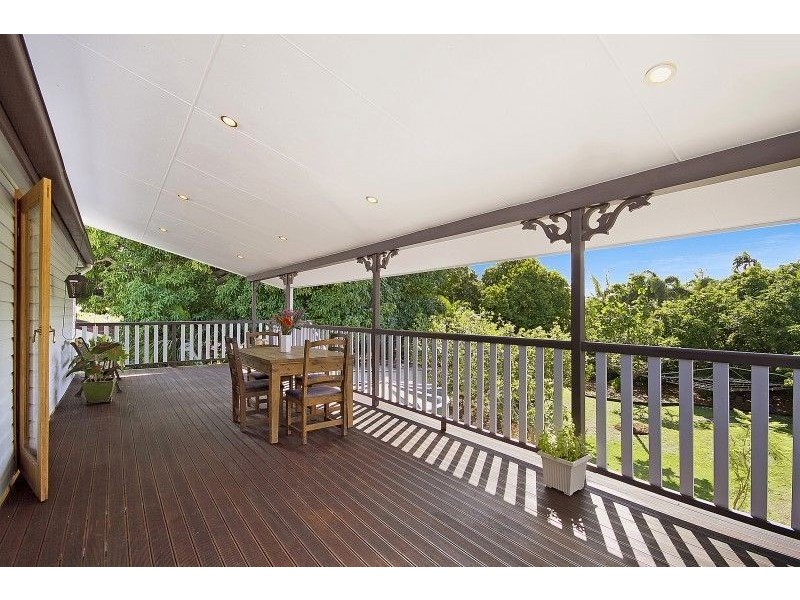 18 Hubert Street, South Townsville QLD 4810