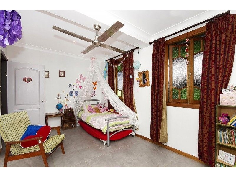 18 Hubert Street, South Townsville QLD 4810