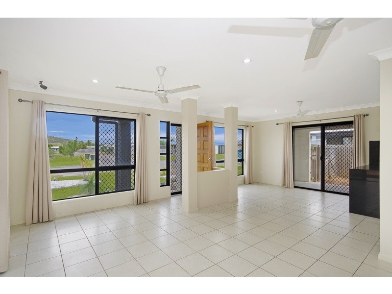 17 Kempton Chase, Burdell QLD 4818