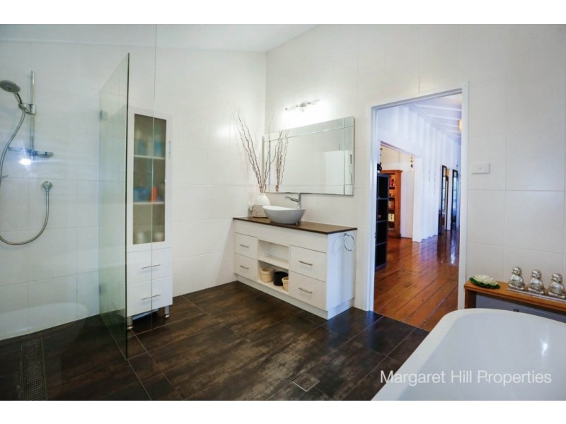 56 Queens Road, Hermit Park QLD 4812