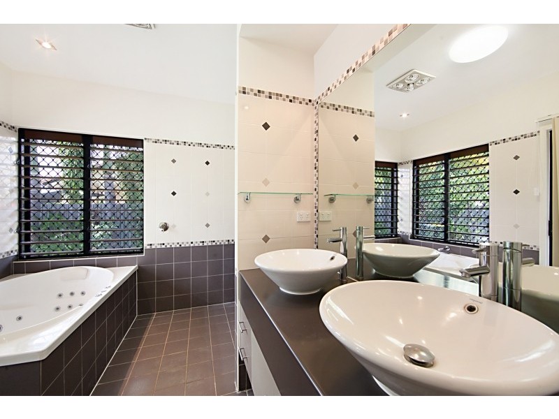 1 Sullivan Place, Kirwan QLD 4817