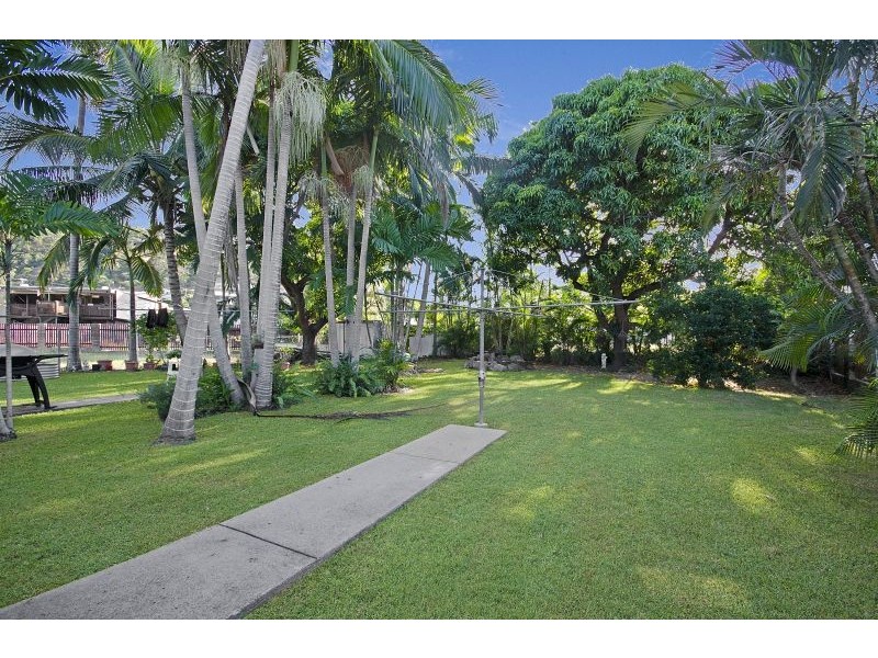 6 Cutler Court, Mount Louisa QLD 4814