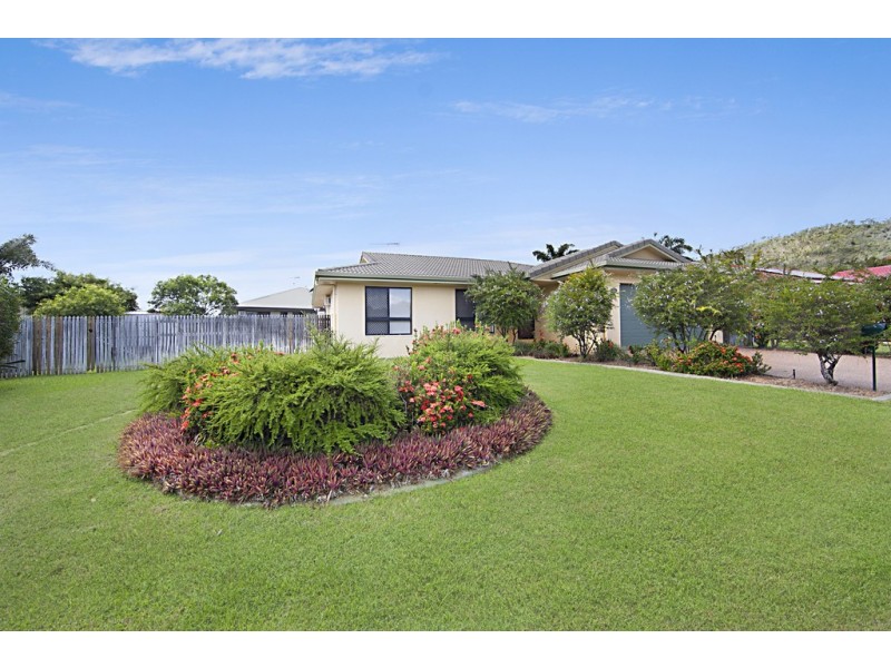 10 Crestbrook Drive, Mount Louisa QLD 4814