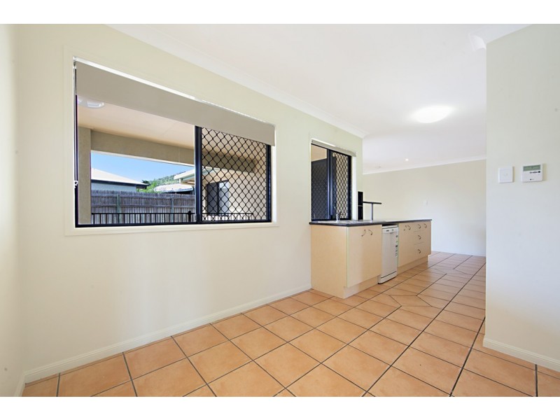 10 Crestbrook Drive, Mount Louisa QLD 4814