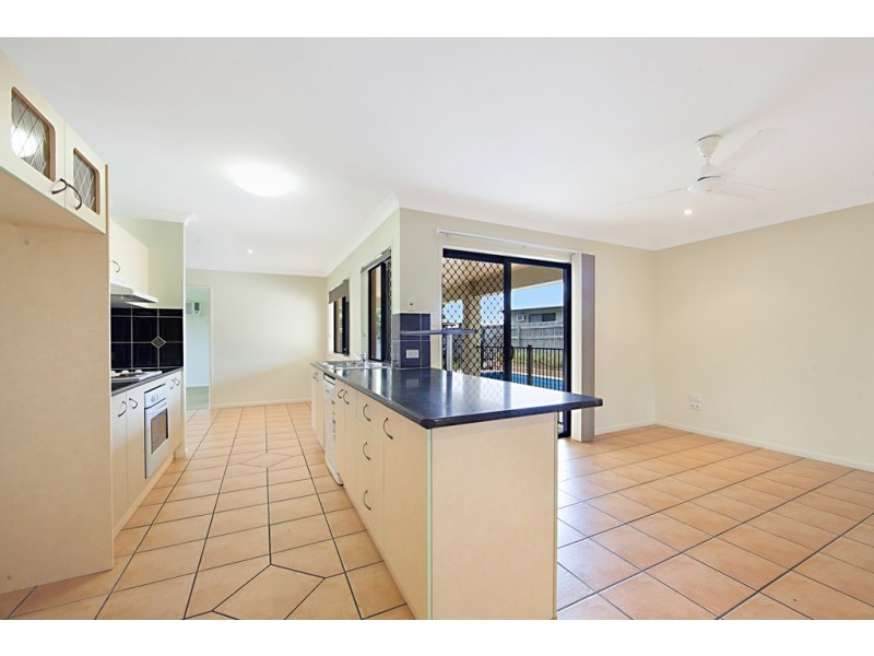 10 Crestbrook Drive, Mount Louisa QLD 4814