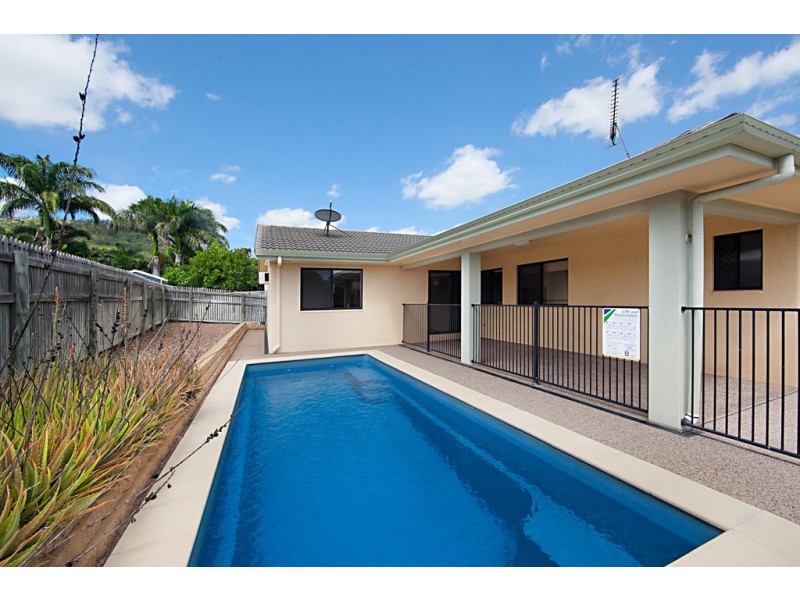 10 Crestbrook Drive, Mount Louisa QLD 4814