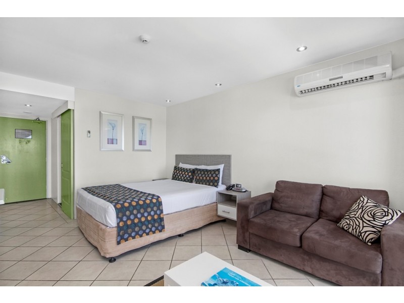 202/75-77 The Strand, North Ward QLD 4810