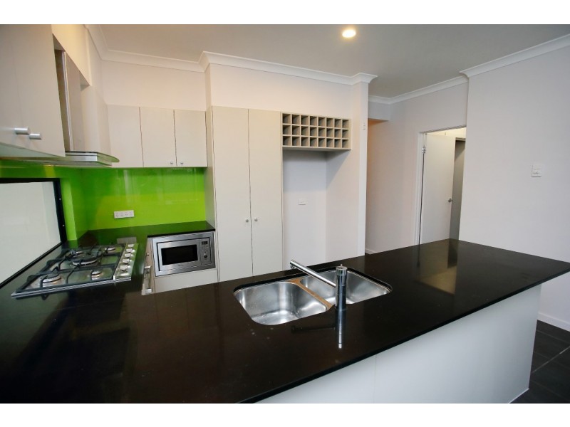 15 Hollanders Crescent, Kelso QLD 4815