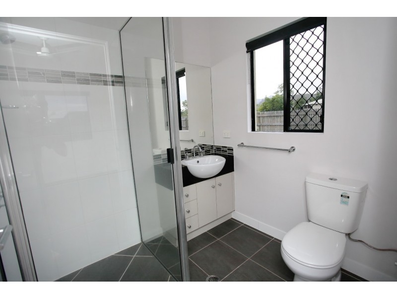 15 Hollanders Crescent, Kelso QLD 4815