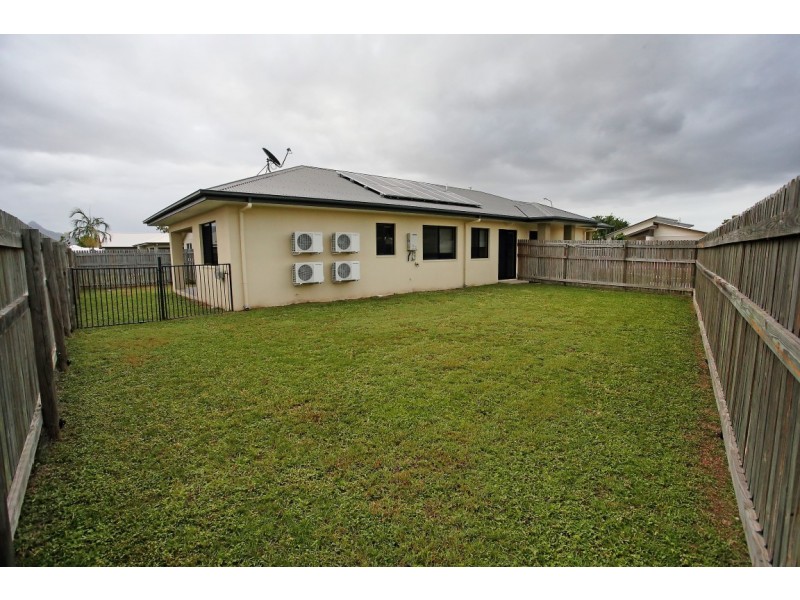 15 Hollanders Crescent, Kelso QLD 4815
