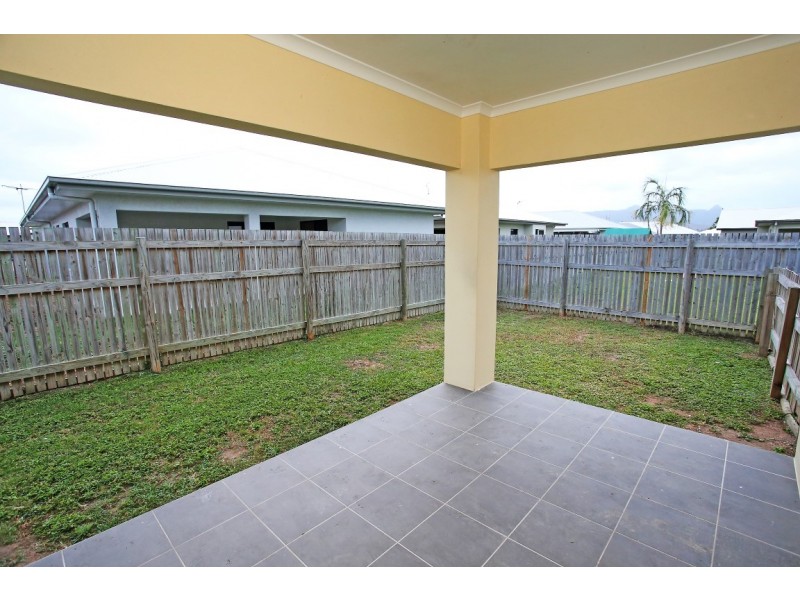 15 Hollanders Crescent, Kelso QLD 4815