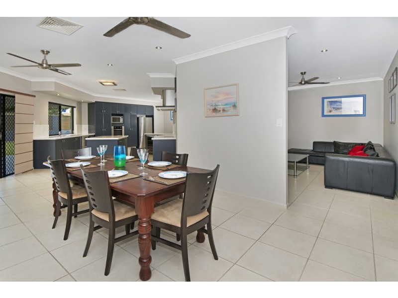 6 Heliconia Court, Mount Louisa QLD 4814