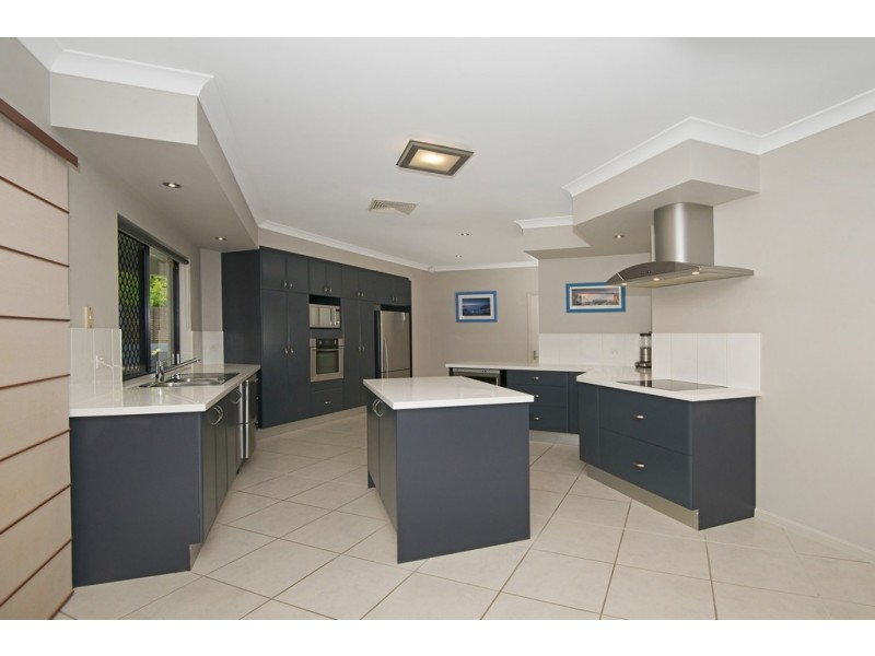 6 Heliconia Court, Mount Louisa QLD 4814