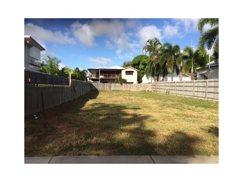 16 Taylor Street, Belgian Gardens QLD 4810