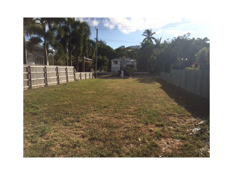 16 Taylor Street, Belgian Gardens QLD 4810