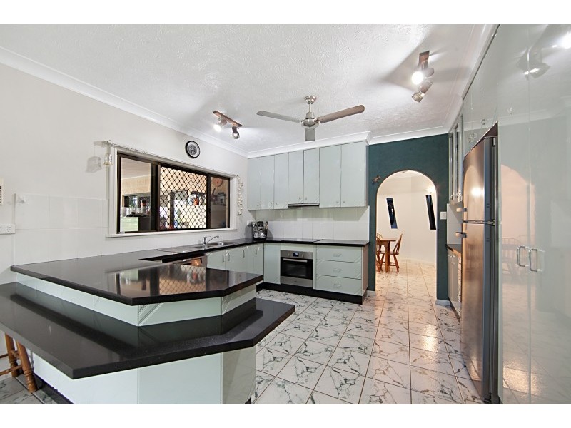 30 Hinchinbrook Drive, Thuringowa Central QLD 4817