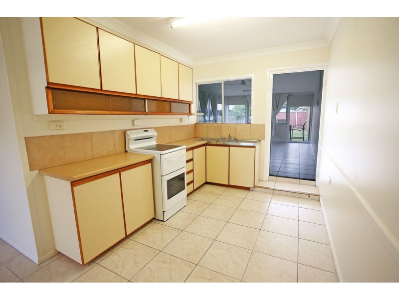 24 Ives Street, Kirwan QLD 4817