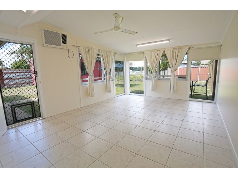 24 Ives Street, Kirwan QLD 4817