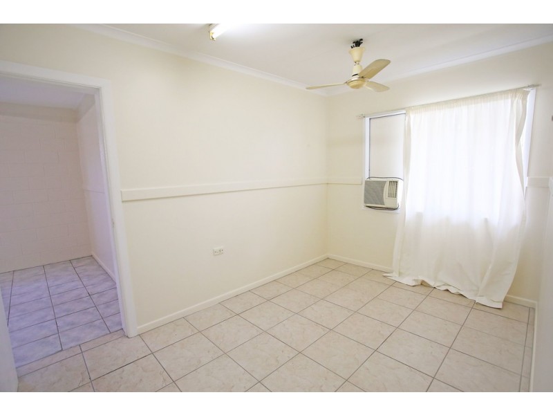 24 Ives Street, Kirwan QLD 4817