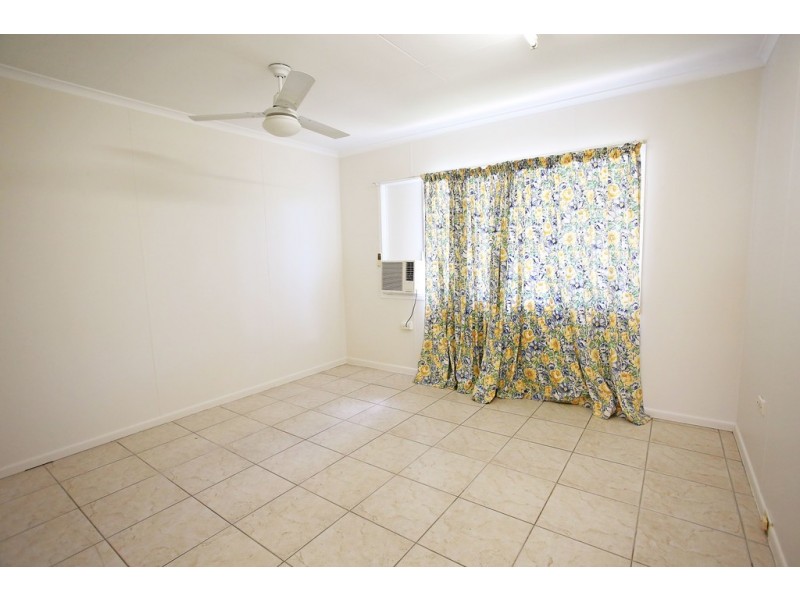 24 Ives Street, Kirwan QLD 4817