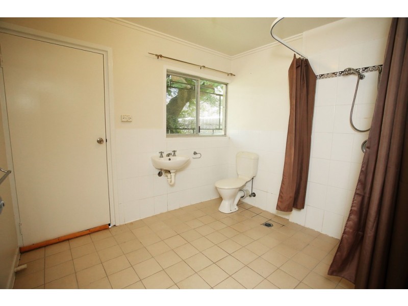 24 Ives Street, Kirwan QLD 4817