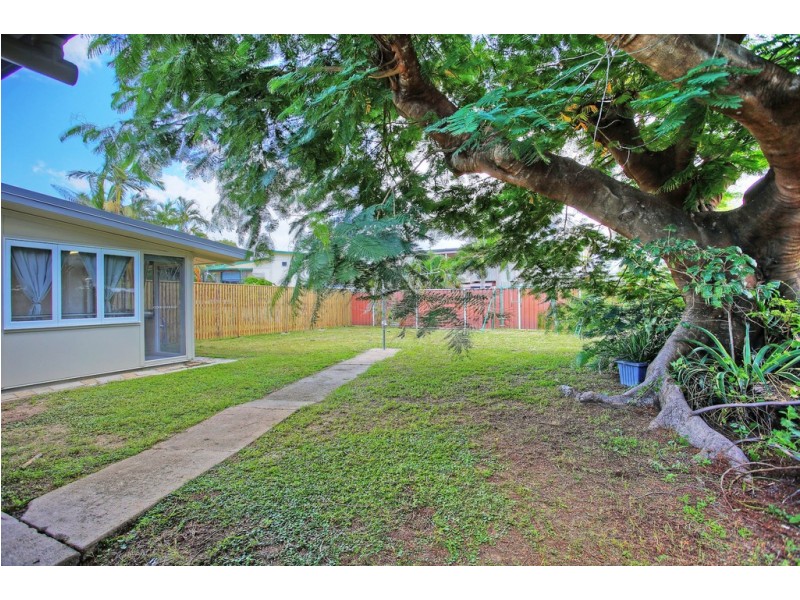 24 Ives Street, Kirwan QLD 4817