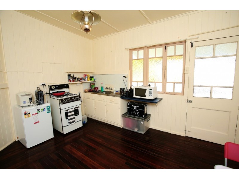 28 Nelson Street, South Townsville QLD 4810