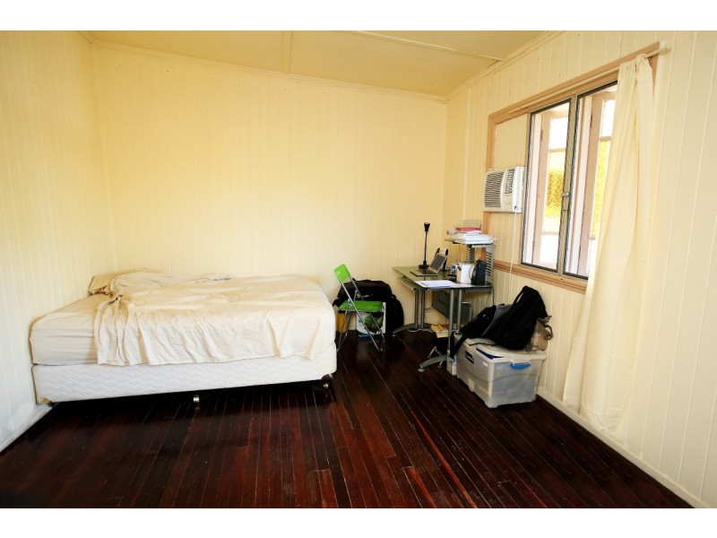 28 Nelson Street, South Townsville QLD 4810