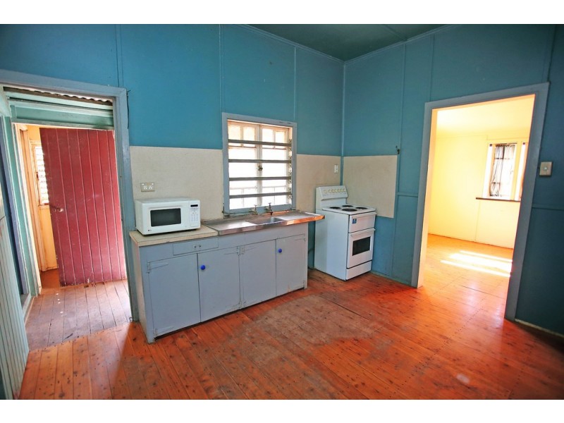 18 Abbott Street, Oonoonba QLD 4811